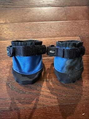 REI Dog Boots Medium